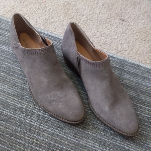 Lucky Brand Koben gray suede zipper booties size